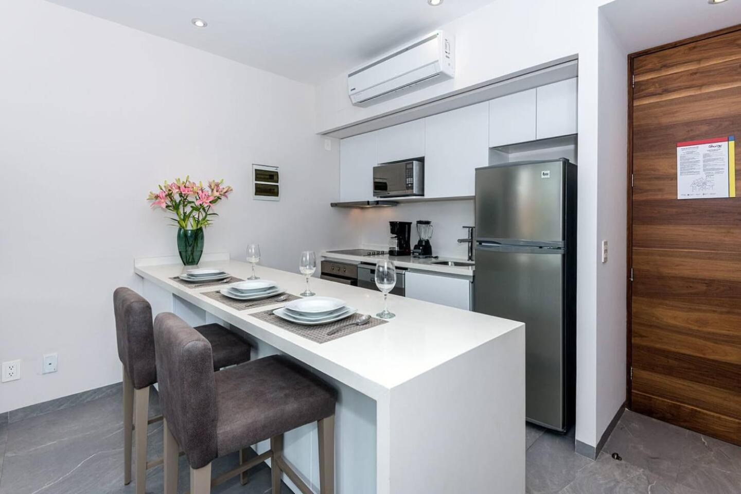 Luxury Condo, 150mb, 2 Bedroom, Cine, Gym, Pool Apartamento Playa del Carmen